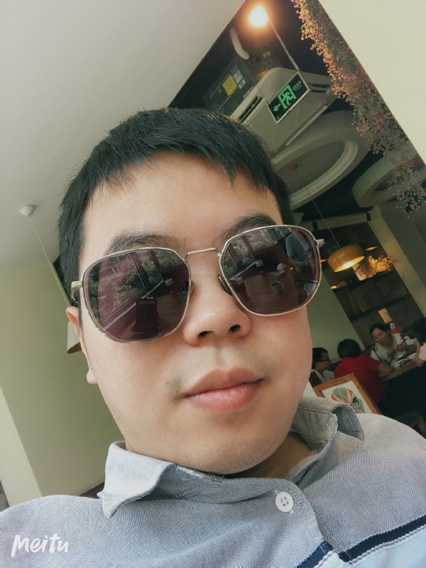 月台等路人的第一张照片--金门征婚网