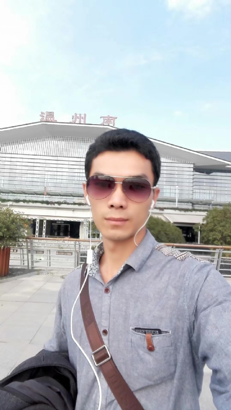 错把真心喂了狗的第三张照片--金门征婚网