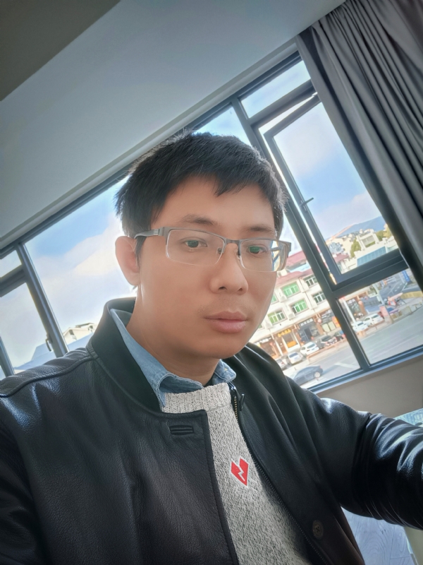 也许只是缺少一个拥抱的第二张照片--金门征婚网